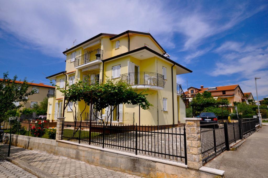 Ana M Apartments Novigrad Istria Exterior foto